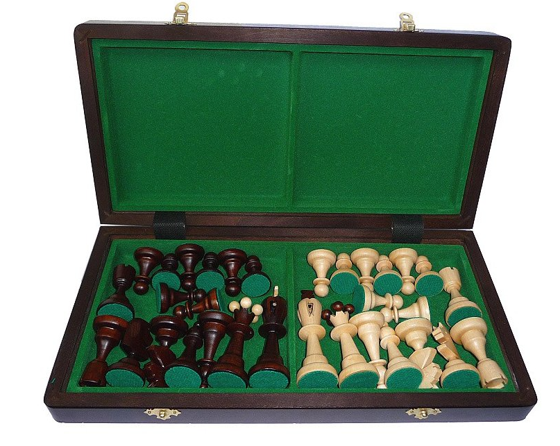 Dřevěné šachy zdobené