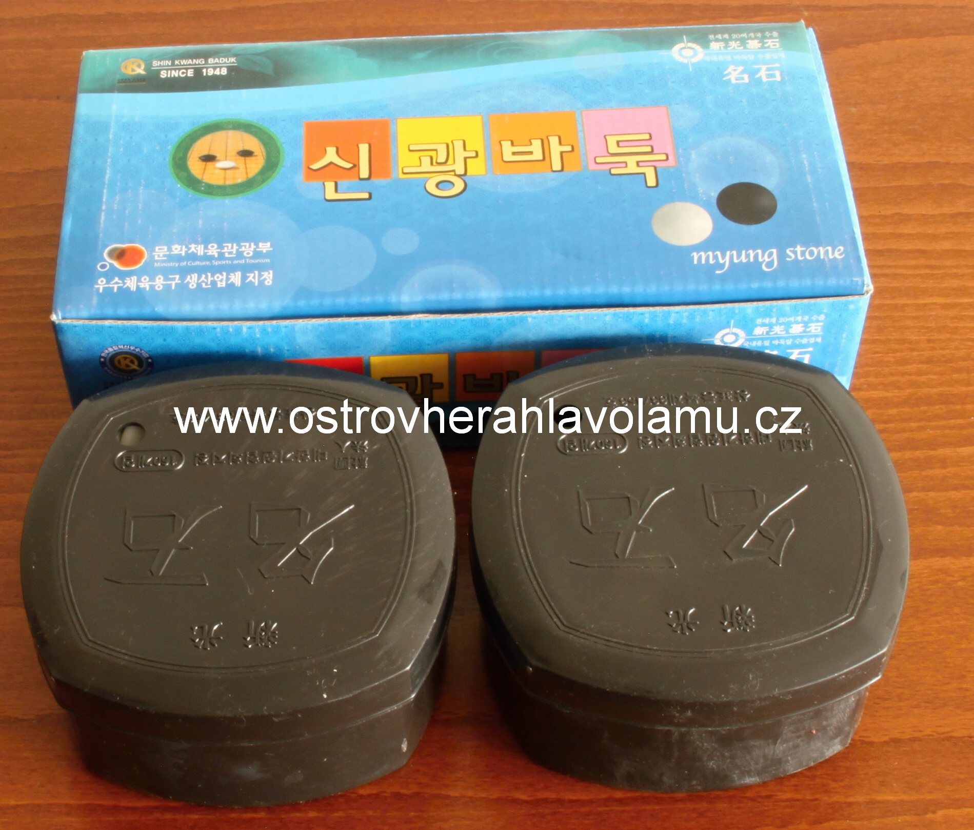 Skleněné kameny, 8 mm, 160+160, v plastových dózách